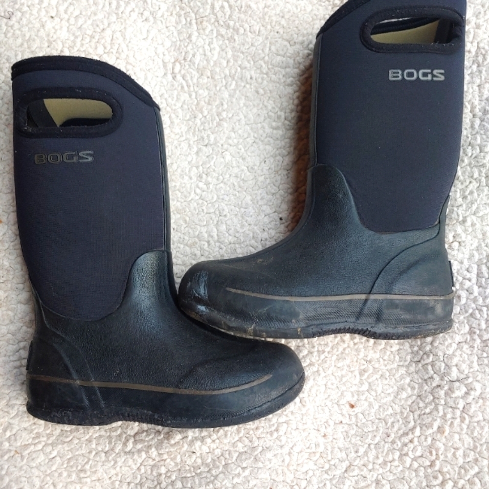 Bogs size 12 winter snow